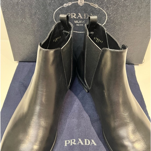 PRADA Chelsea Boots - New in Box size 11 - Picture 5 of 11